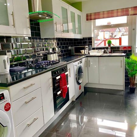 London 2 Bedroom Apartment, Kitchen, Reception And Private Garden Luaran gambar